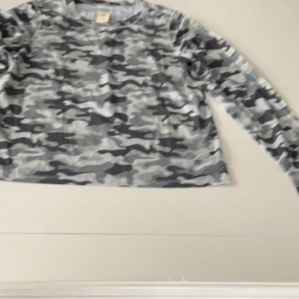 Camo Long Sleeve Top small
